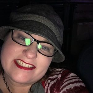 Meet your Posher, Angi